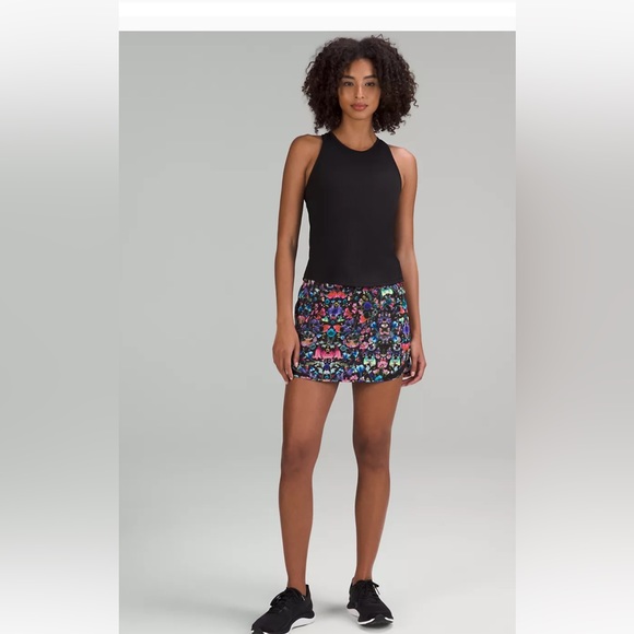 Lululemon Hotty Hot HR Skirt  🌺 🌼🌸 Flower scope 🌸🌼🌺 Blk/multi - Picture 1 of 8